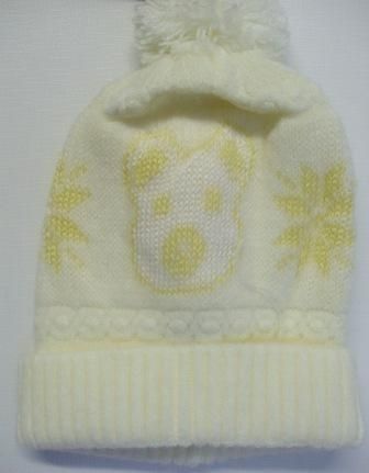 Бебешка шапка машинно плетиво 