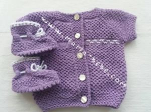 Комплект бебешка ръчно плетена жилетка с къс ръкав и терлички