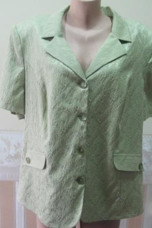  Дамско сако къс ръкав, бродиран  памук, цвят  зелено .Размер № 60
