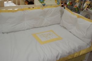 Бебешки спален комплект 5 части  "ПЧЕЛА " бяло- жълто
