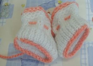 Ръчно плетени терлички  за новородено