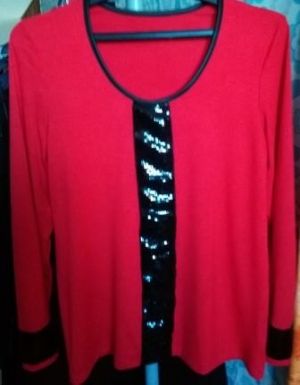 С поръчка! Дамска блуза дълъг ръкав. Цвят червен в комбинация с паети.  