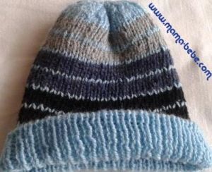 Бебешка шапка ръчно плетиво