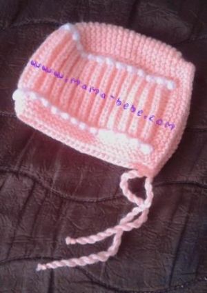 Комплект бебешка ръчно плетена  шапка и терлички